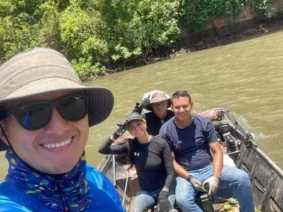 Blue Pass Hub Volunteers river clean up